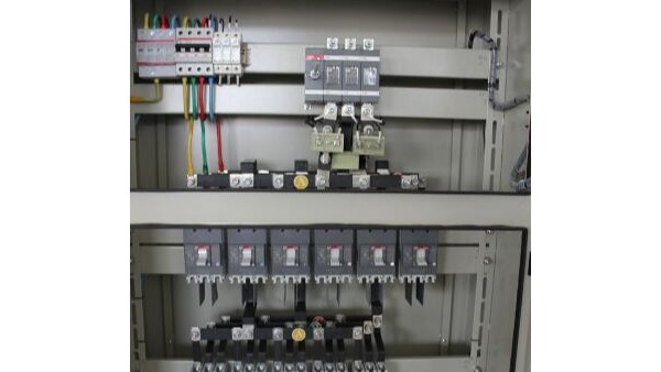 高低压配电柜接线规范与注意事项